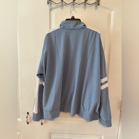 🩵Fila Windbreaker jacket. Size 2x. NWOT. Bought but never wore. 🩵 - Picture 5 of 8